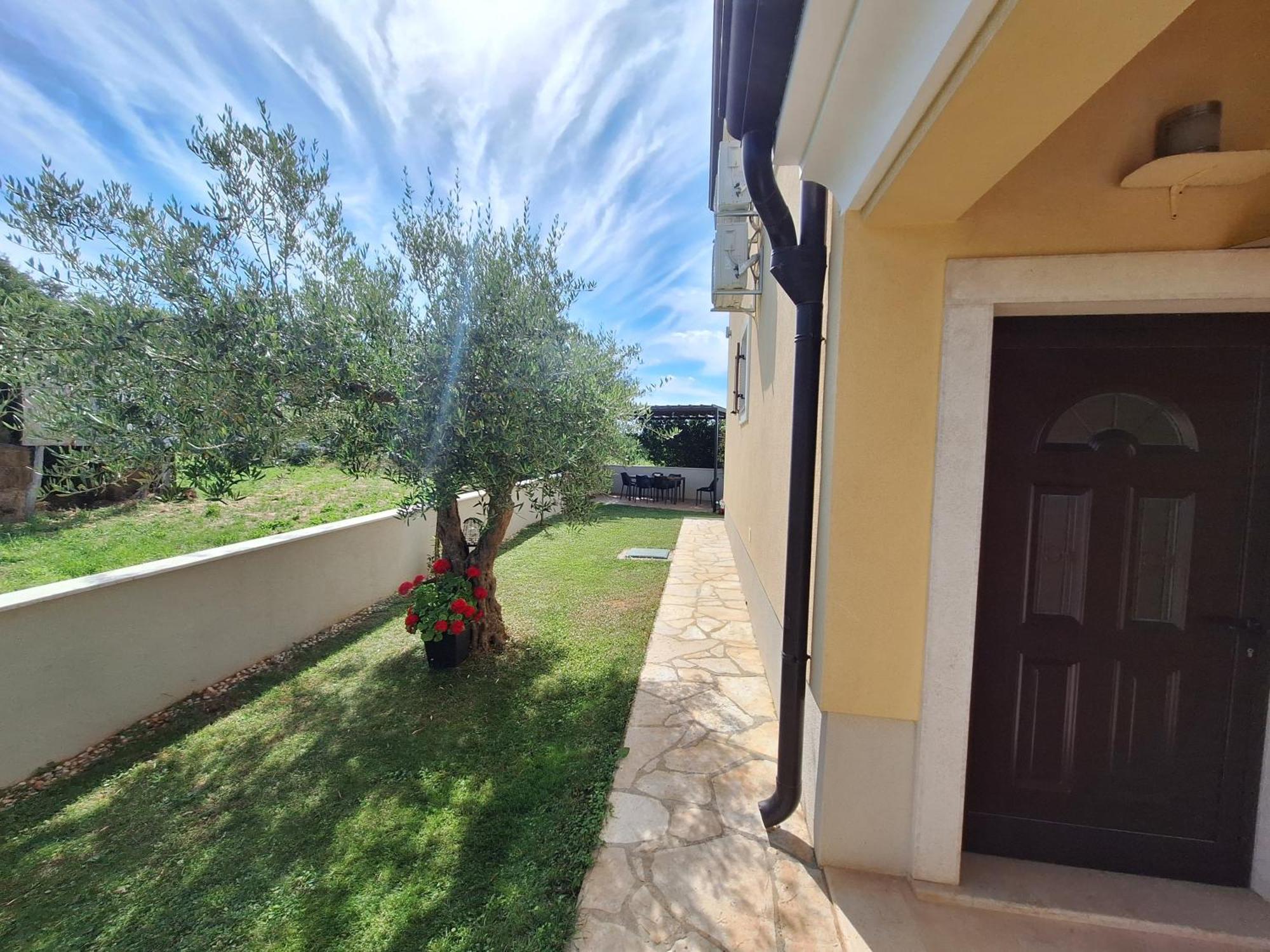 Apartmani Berber Babici Exterior photo